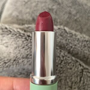 NWOB Clinique A Different Grape Reddish Purple color